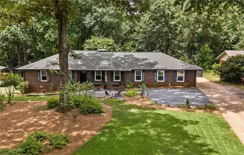 272 Skyland Dr, Roswell, GA 30075