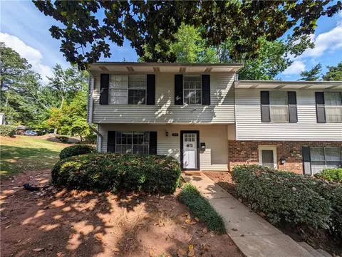 372 Leisure Ct SW, Marietta, GA 30064