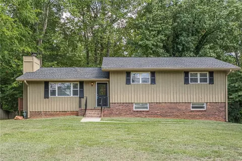 6694 Kellogg Dr, Acworth, GA 30102