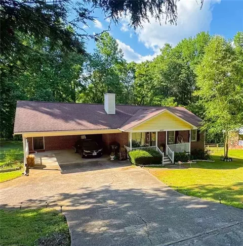 6007 Chattahoochee St, Lula, GA 30554