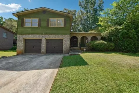 3200 Kingfisher Dr, Decatur, GA 30034