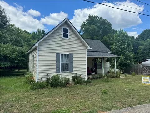 409 Knight St, Monroe, GA 30655 photo 3