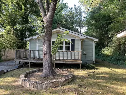 307 Second St, Woodstock, GA 30188