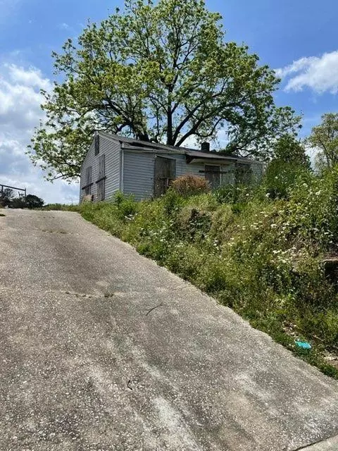 2550 Center St NW, Atlanta, GA 30318