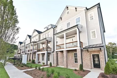 1010 Rivermont Aly, Roswell, GA 30076