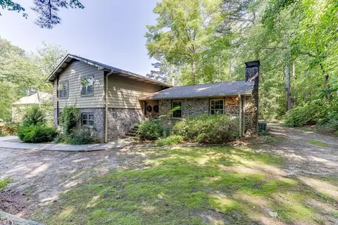4541 Arcado Rd SW, Lilburn, GA 30047