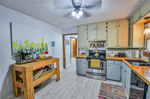 3230 Haddon Hall Dr, Buford, GA 30519 photo 3