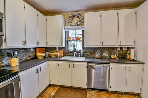 3230 Haddon Hall Dr, Buford, GA 30519 photo 16