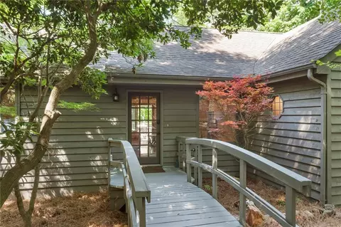 26 Laughing Fox Knl, Big Canoe, GA 30143