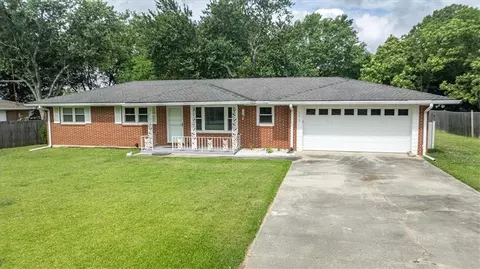 150 Clifford St, Loganville, GA 30052