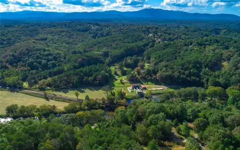 28 Rachel Dr, Mccaysville, GA 30555