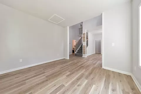 219 Belington Cir, Jackson, GA 30233 photo 13