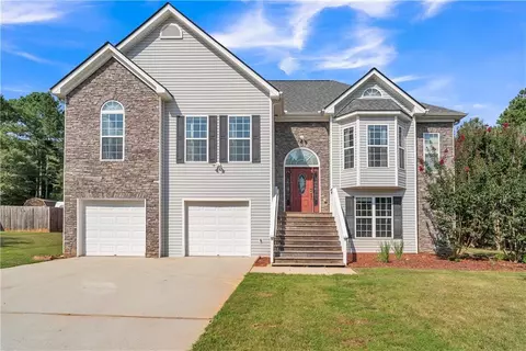 992 Navaho Trl, Monroe, GA 30655