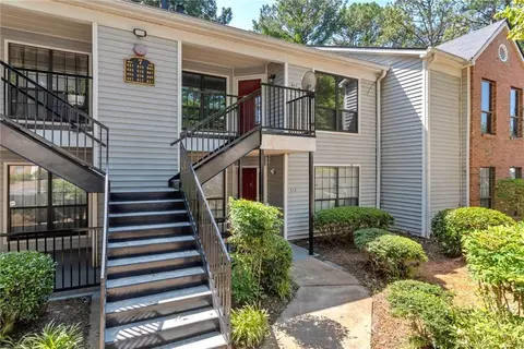 617 Windchase Ln, Stone Mountain, GA 30083