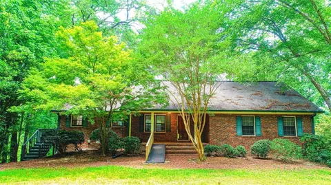 4735 Corn Creek Dr, Fairburn, GA 30213