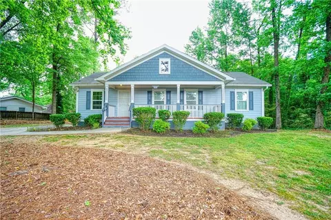 1640 Rey St NW, Atlanta, GA 30318
