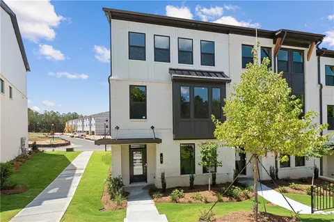 44 Peeples Dr, Lawrenceville, GA 30046