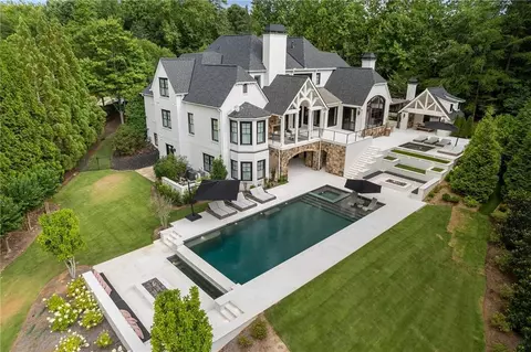 1022 Little Darby Ln, Suwanee, GA 30024