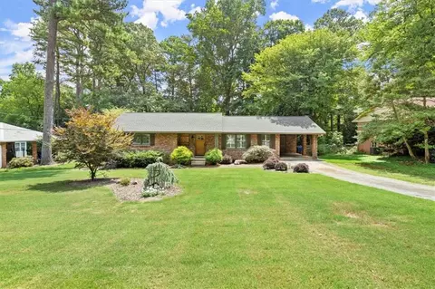 2025 Hollidon Rd, Decatur, GA 30033
