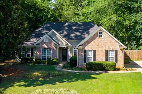 6326 Green Oak Rdg, Flowery Branch, GA 30542