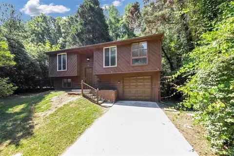 5261 Martins Crossing Rd, Stone Mountain, GA 30088