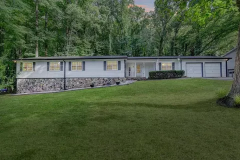 955 Ridgedale Dr, Lawrenceville, GA 30043