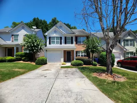 9498 Lakeview Rd, Union City, GA 30291