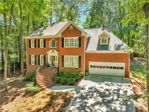 333 Wilcrest Dr, Lawrenceville, GA 30044