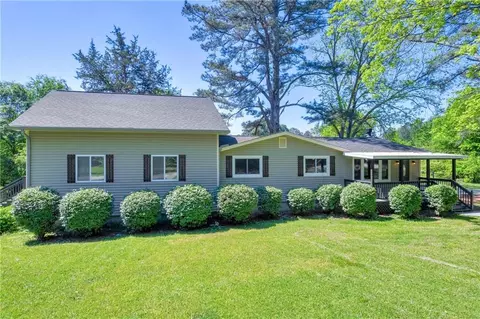 105 Avery Dr, Fayetteville, GA 30214