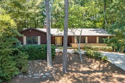 4526 E Kings Point Cir, Atlanta, GA 30338