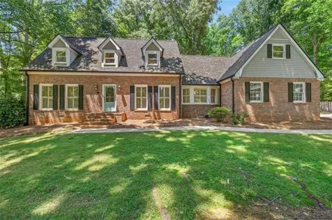 141 Dogwood Trl, Commerce, GA 30529