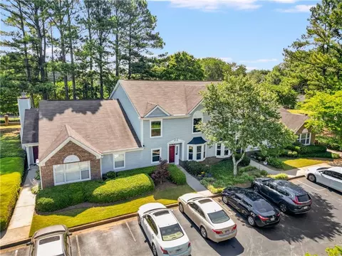 82 Sutton Pl, Avondale Estates, GA 30002