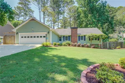 2382 Autumn Leaf Ct, Lawrenceville, GA 30044