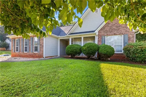 12284 Molly Sue Ln, Fayetteville, GA 30215
