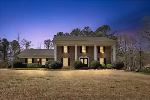 542 Stillwaters Dr SW, Marietta, GA 30064