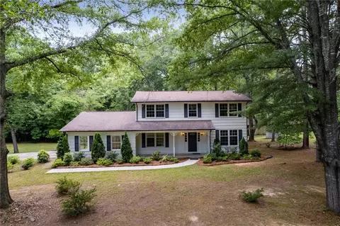 190 River Valley Dr, Carrollton, GA 30117