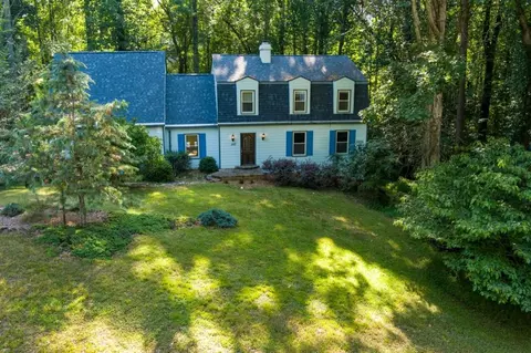 1123 Wind Hill Ln, Marietta, GA 30064