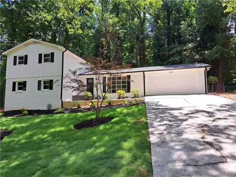 5512 Four Winds Dr SW, Lilburn, GA 30047