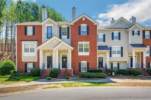 304 Village Cir, Woodstock, GA 30188