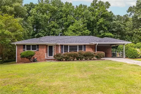 599 Creek View Dr, Lawrenceville, GA 30044