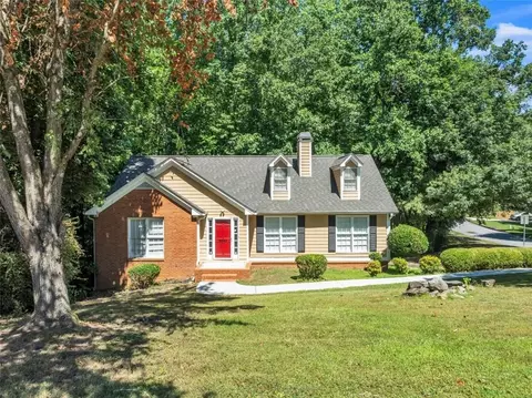 6881 Creekford Ln, Rex, GA 30273