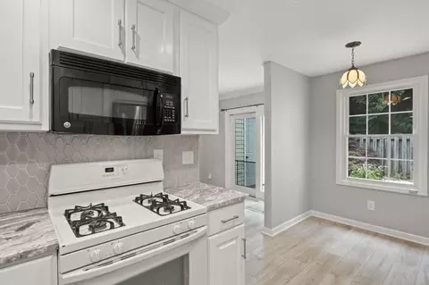 2881 Dresden Square Dr, Chamblee, GA 30341 photo 17