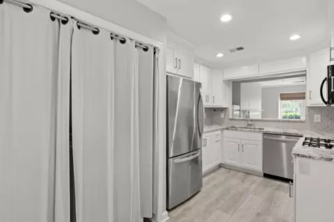 2881 Dresden Square Dr, Chamblee, GA 30341 photo 18