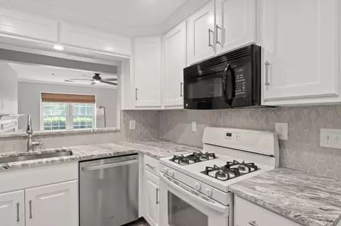 2881 Dresden Square Dr, Chamblee, GA 30341 photo 15