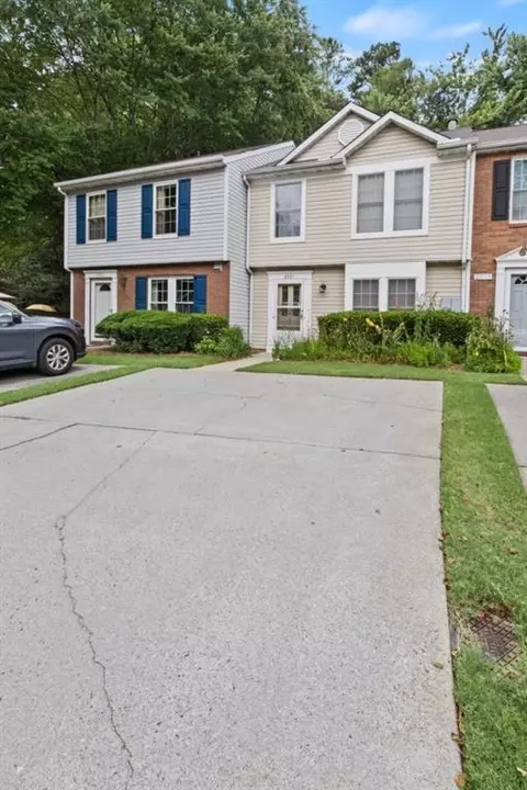 2881 Dresden Square Dr, Chamblee, GA 30341 photo 3