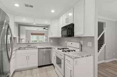 2881 Dresden Square Dr, Chamblee, GA 30341 photo 13