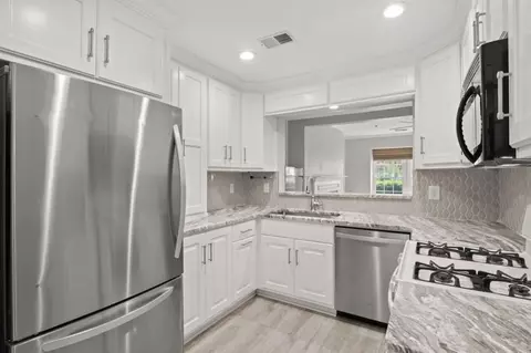 2881 Dresden Square Dr, Chamblee, GA 30341 photo 14