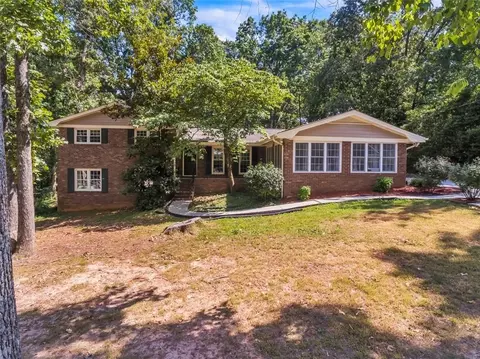 6404 Shore Dr, Douglasville, GA 30135