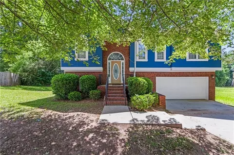 3515 Oakleigh Dr, Rex, GA 30273