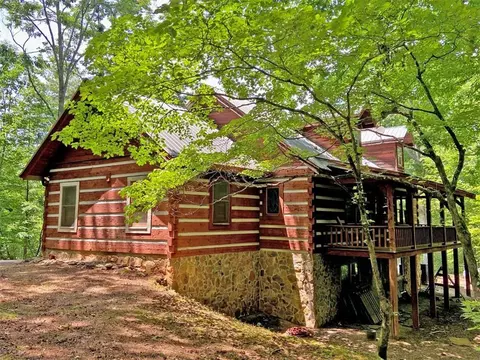 802 Pine Knot Dr, Cleveland, GA 30528